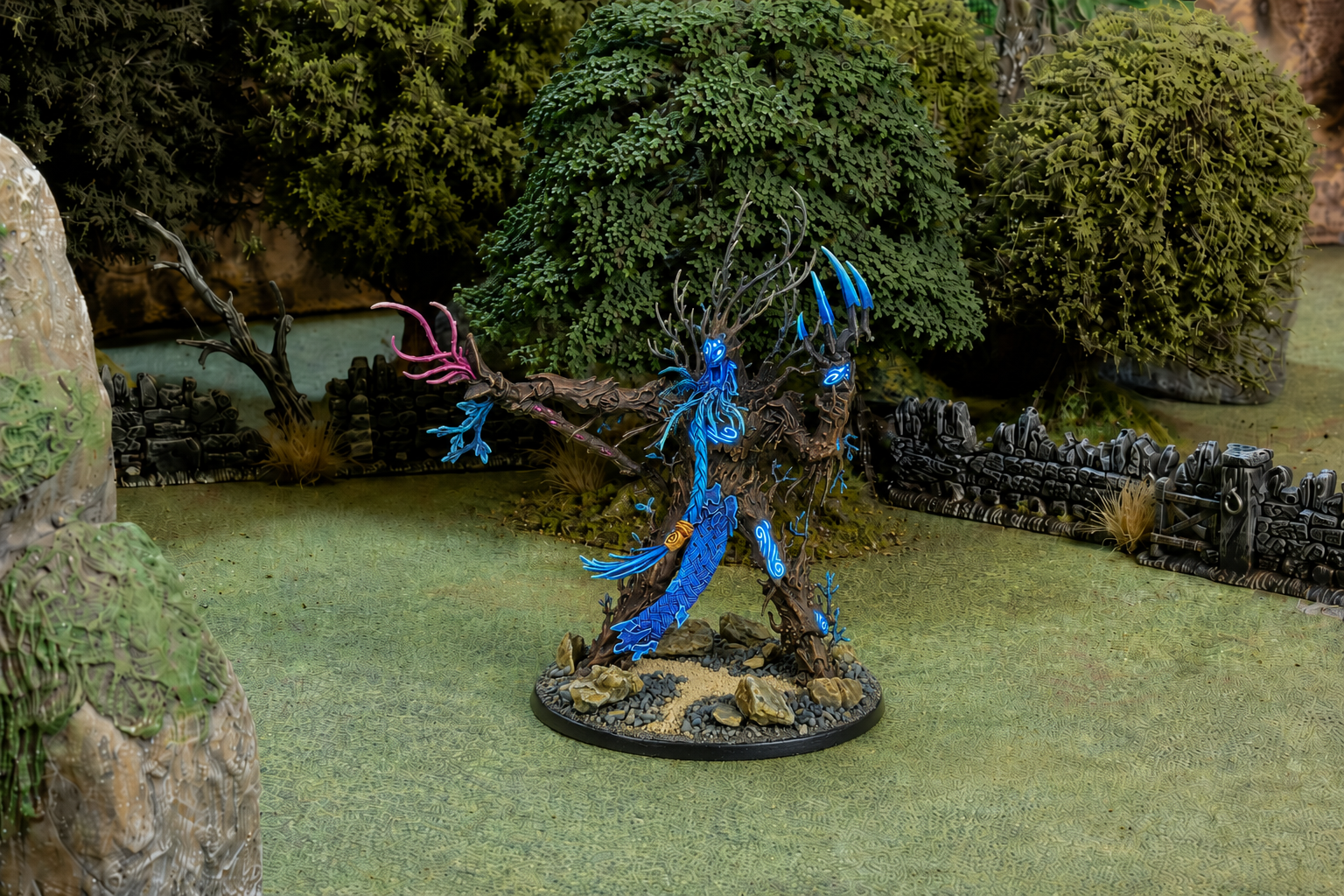 A LeyLord Ancient wreathed in Ghyranite light